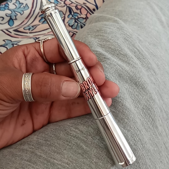 Make-up - Picture 3 of 7